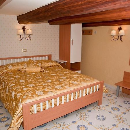Olimpo Degli Dei Bed & Breakfast Naples Exterior photo