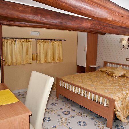 Olimpo Degli Dei Bed & Breakfast Naples Exterior photo