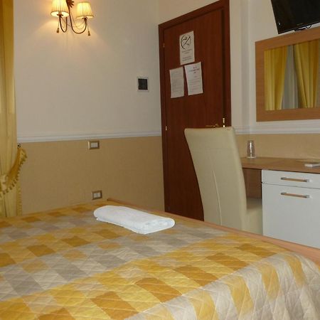 Olimpo Degli Dei Bed & Breakfast Naples Room photo