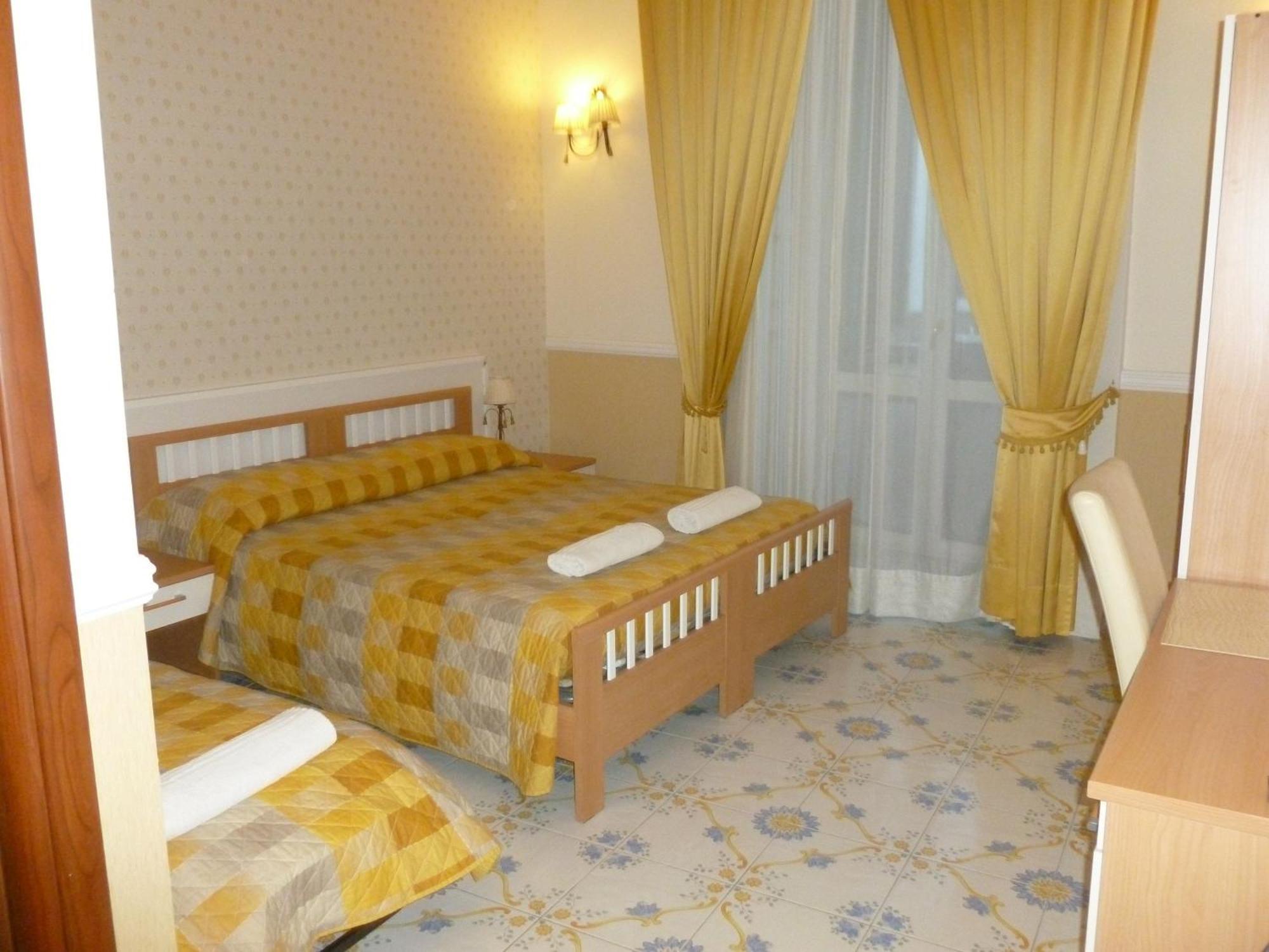 Olimpo Degli Dei Bed & Breakfast Naples Room photo