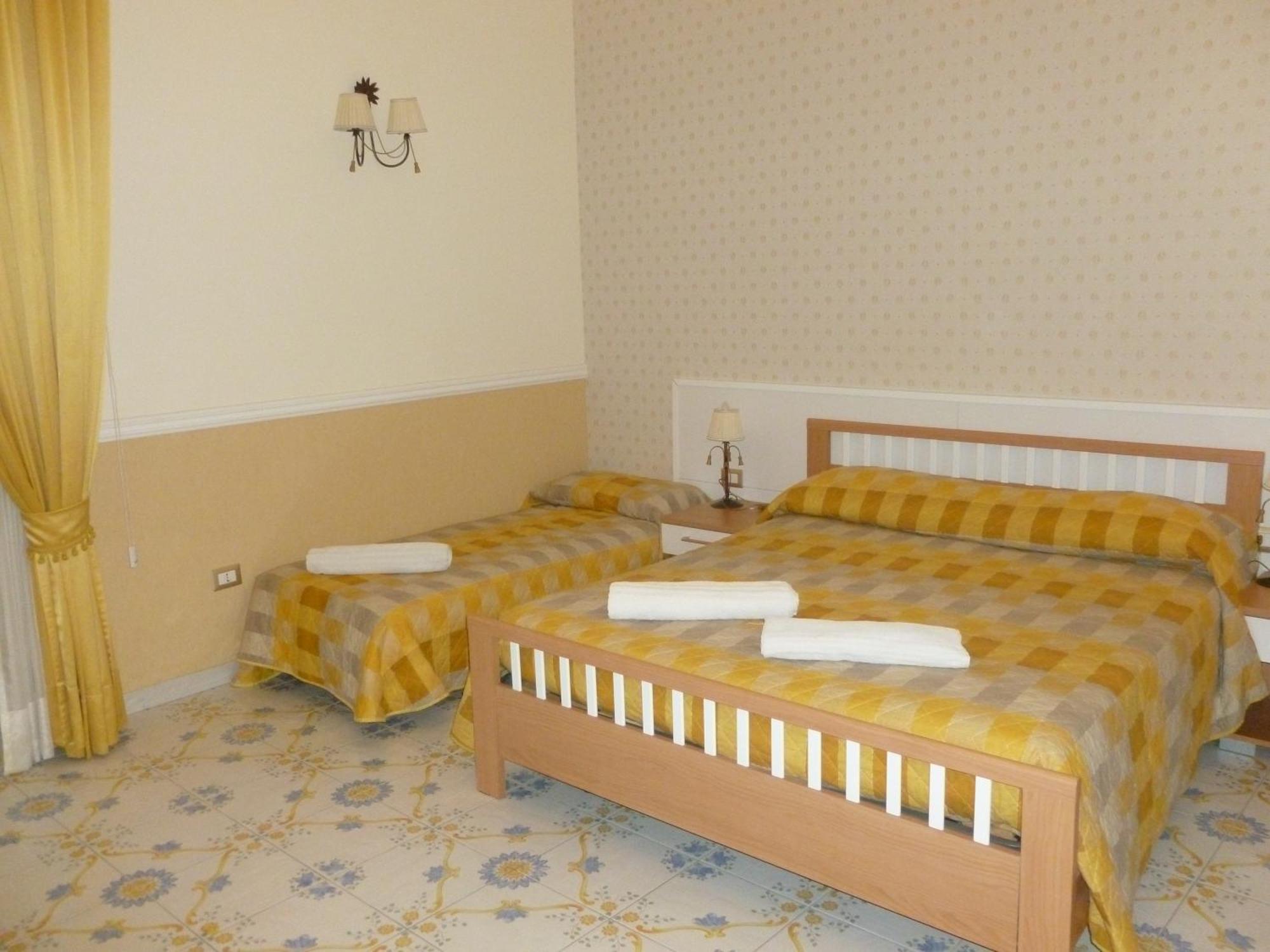 Olimpo Degli Dei Bed & Breakfast Naples Room photo
