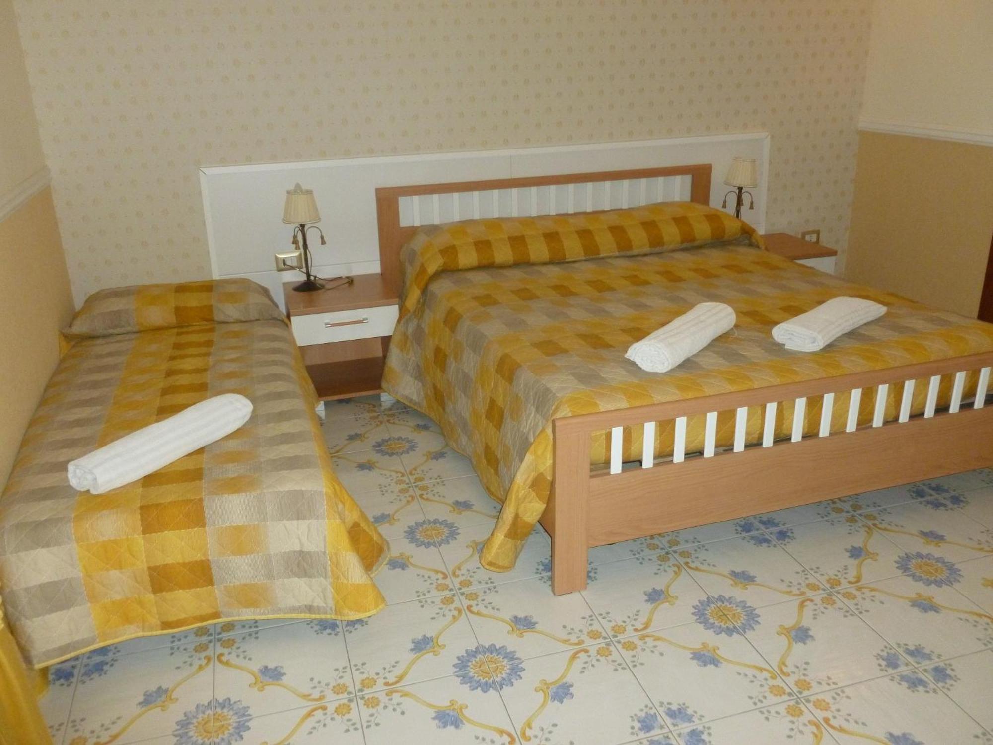 Olimpo Degli Dei Bed & Breakfast Naples Room photo